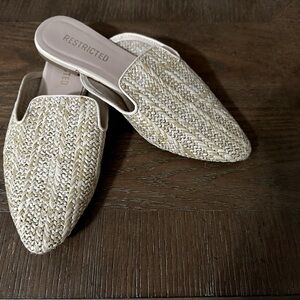 Restricted tan Woven Slides: Sz 7